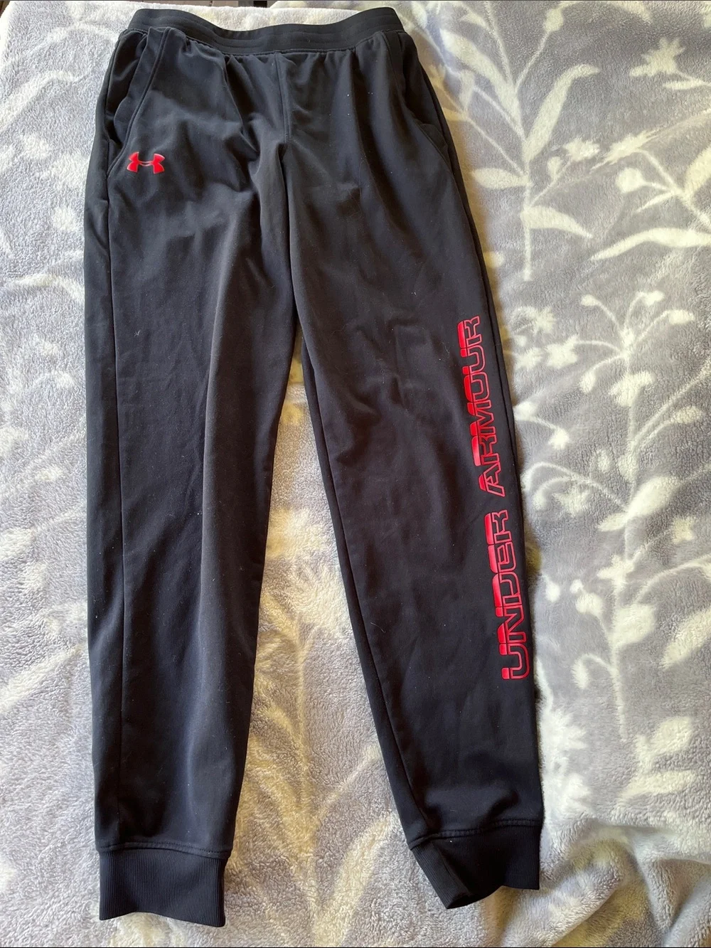 Athletic 4 Pc Bundle-Under Armour/Nike / Adidas -Joggers, Jacket, tees Sz Lg